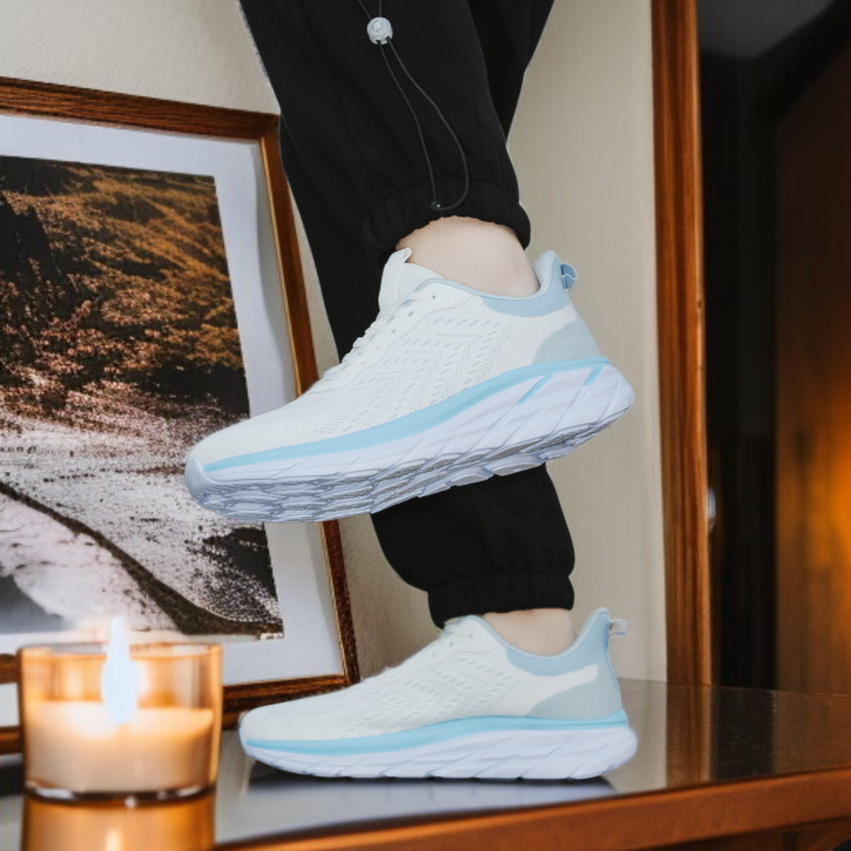 통기성 소재의 운동화 근접 사진