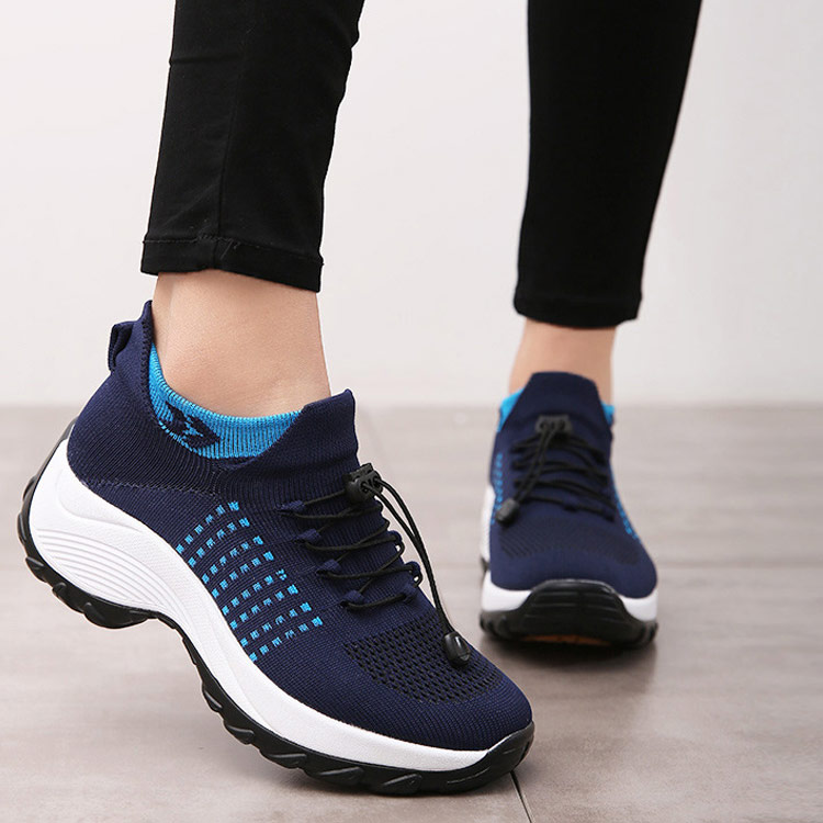 【婦人用スニーカー】驚きの軽さ　優れたクッション性　通気性良い