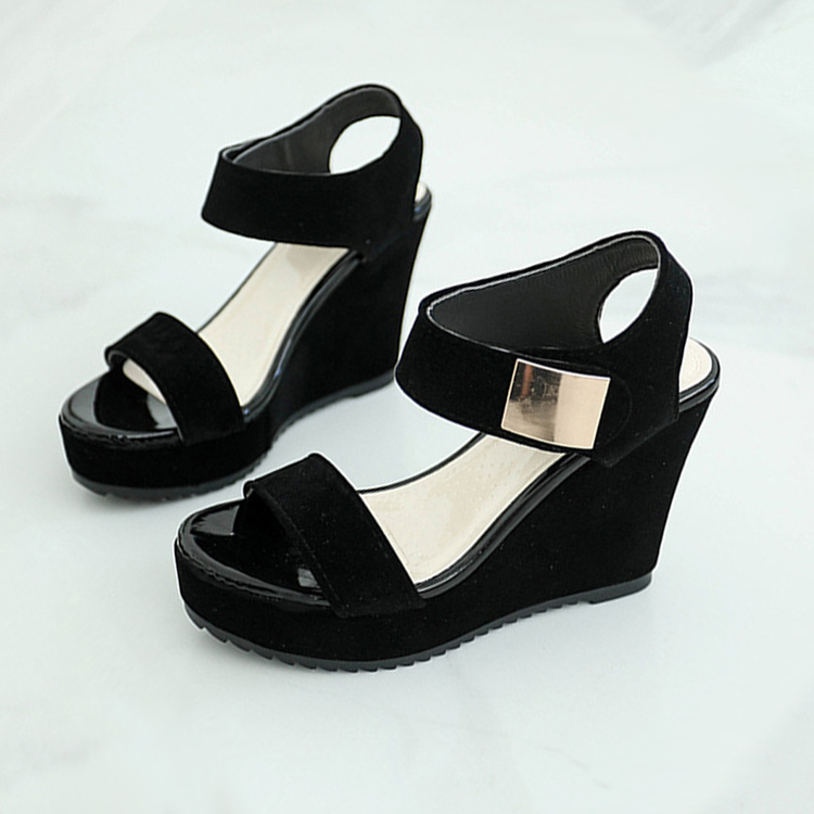 【ハイウェッジサンダル】歩きやすい！美脚効果！３色選べる