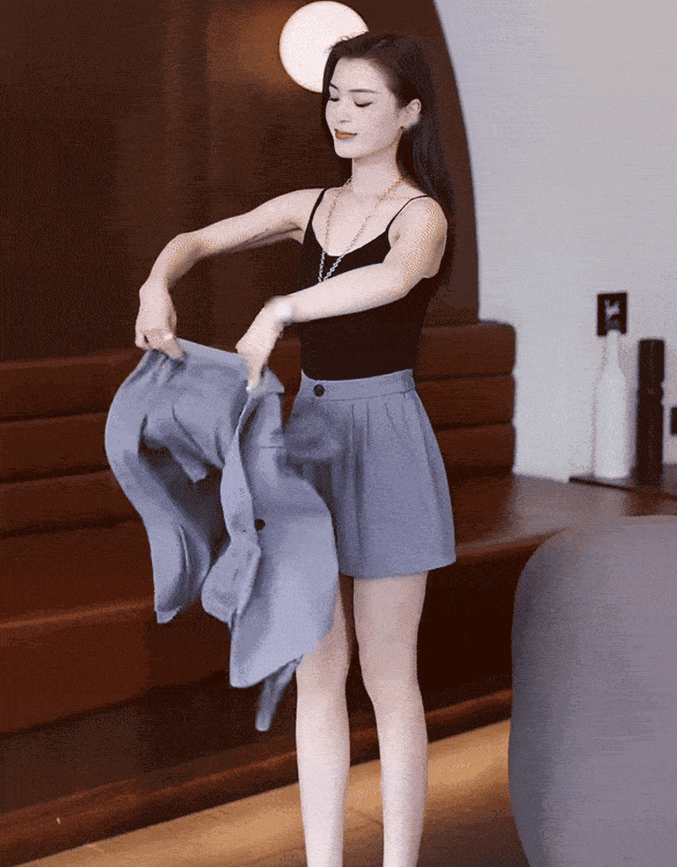 半袖テーラードジャケット＋ショートパンツセットアップ