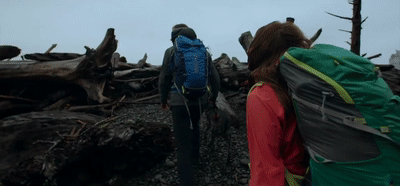 남성 모델이 입은 야상 바람막이 자켓