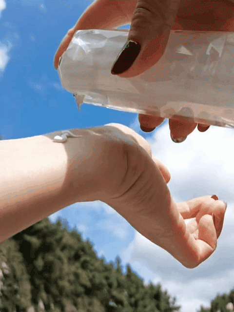 كريم واقي من الشمس بمعامل حماية 50 بقوام منعش