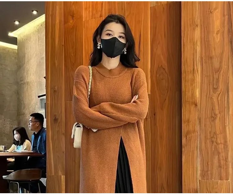 秋冬コーディネートのニットワンピース