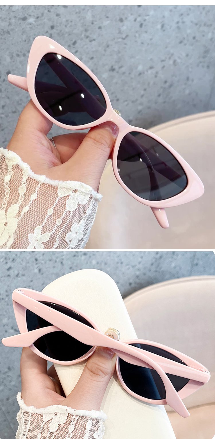 軽量フレームのキャッツアイサングラス