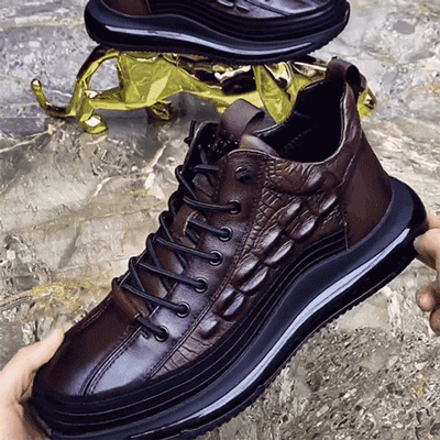 Italské luxusní pánské tenisky s krokodýlím vzorem a silnou podrážkou.