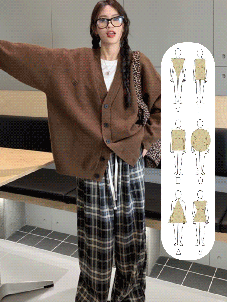 เสื้อคาร์ดิแกนถักคอวีปักลายหัวใจ