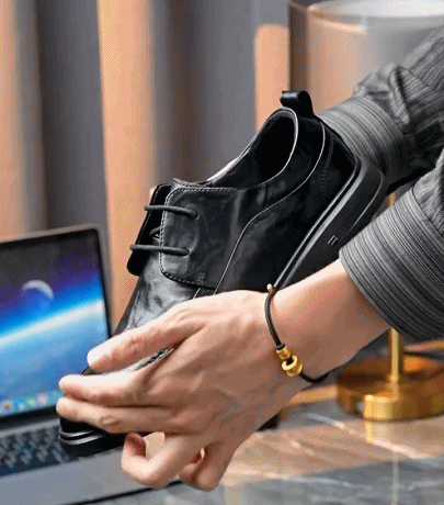 تفاصيل تصميم حذاء إيطالي فاخر