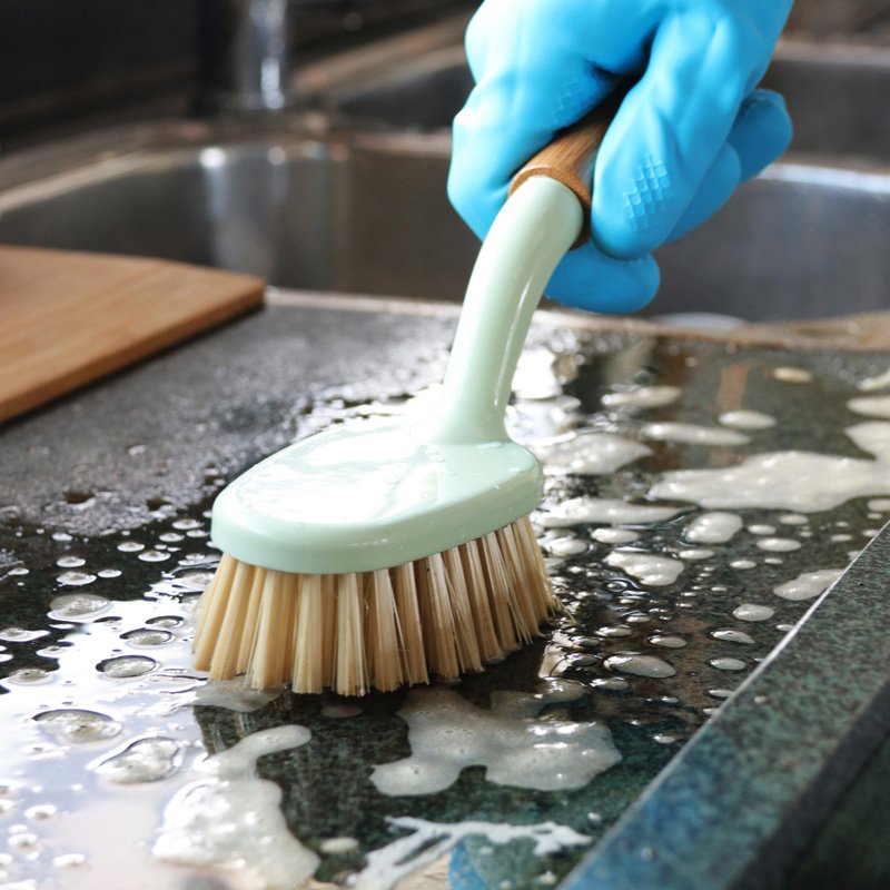 แปรงทำความสะอาดพร้อมด้ามจับ