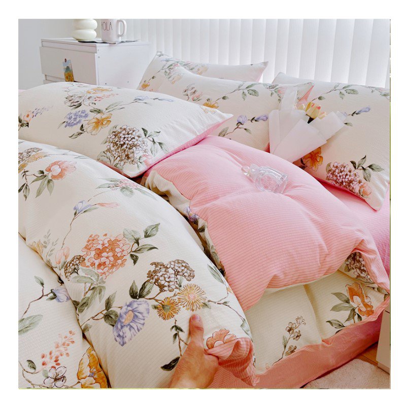 Four-piece bedding set