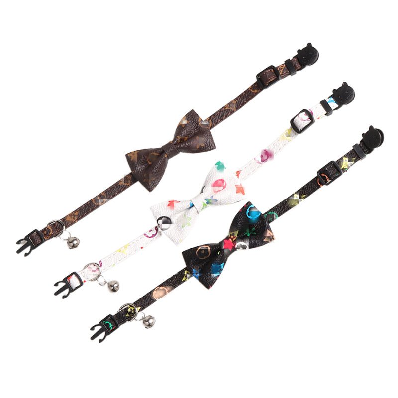 ปลอกคอสุนัขหนังพร้อมตกแต่งโบว์