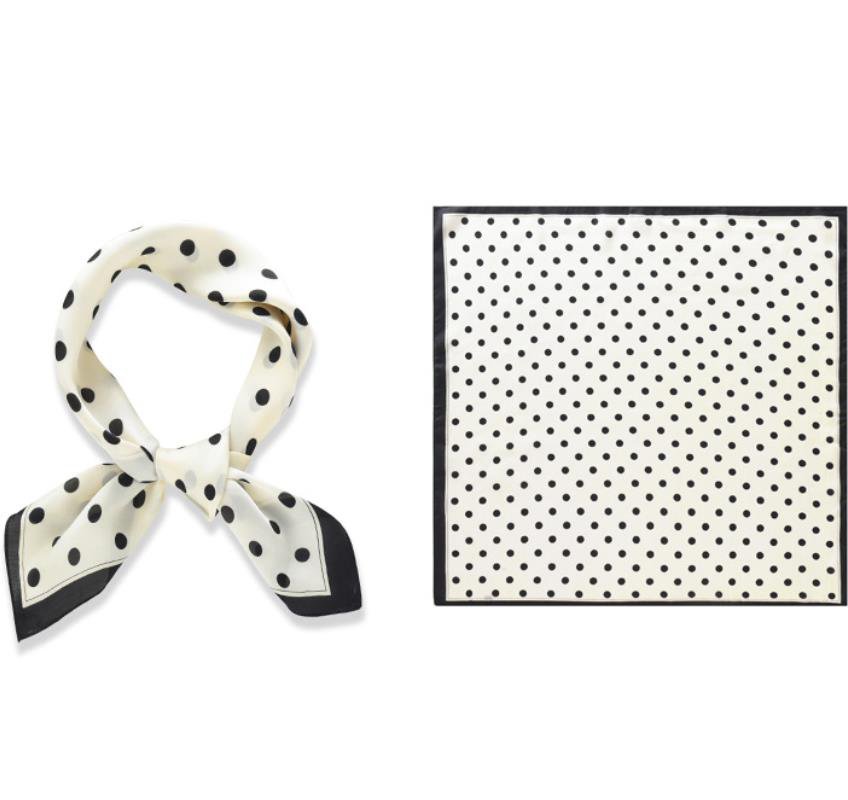 水玉模様のサテンスカーフ