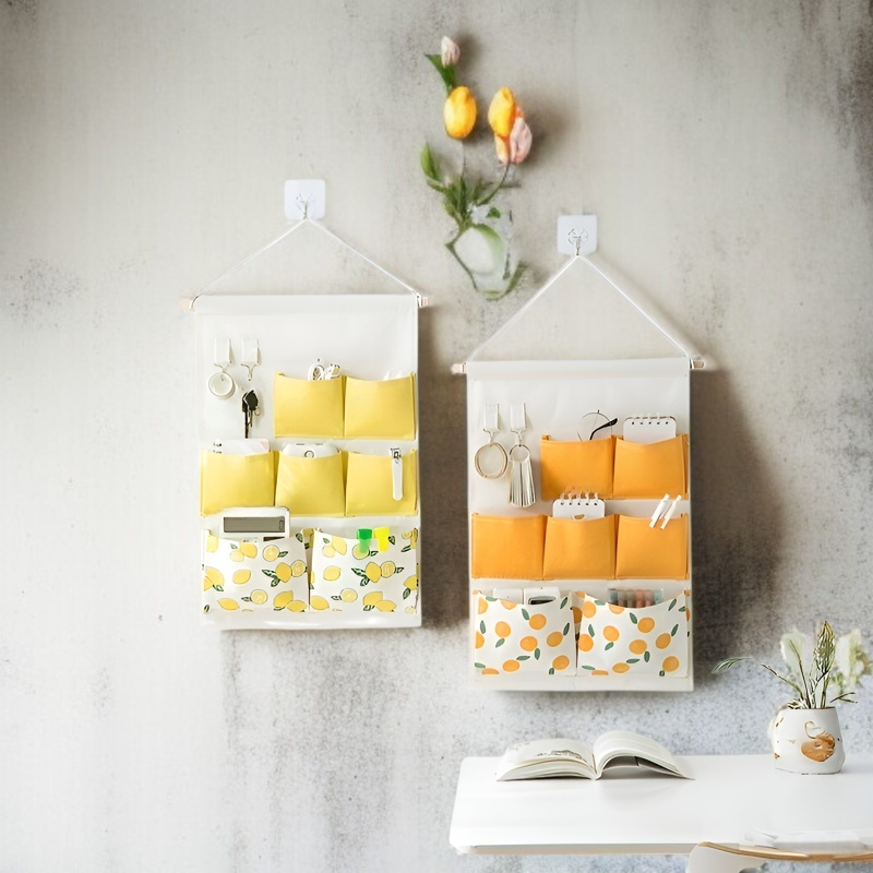 ドアに設置した壁掛け収納バッグ