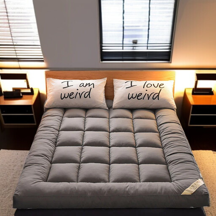 ソフトマットレスと羽毛布団のセット写真