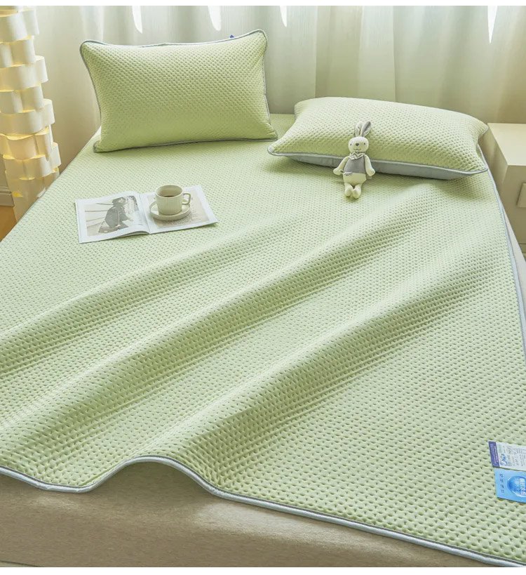 シンプルでおしゃれなデザインの敷きパッド