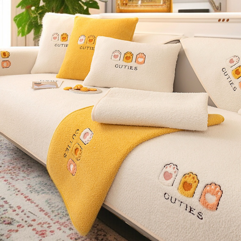 柔らかいラムズウール素材のソファカバー