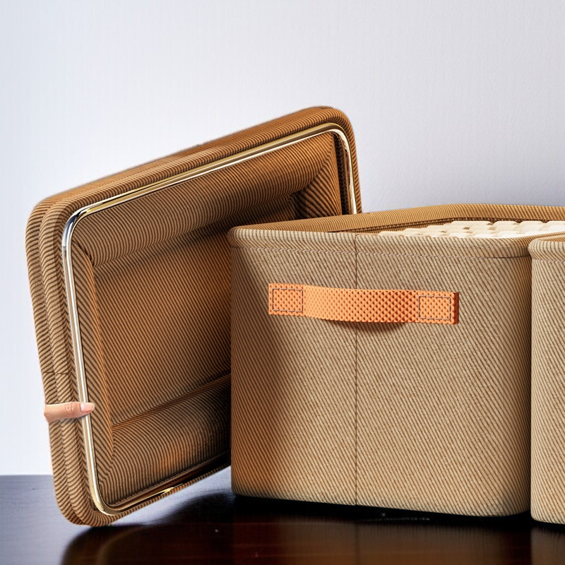 가정용 옷 보관함 내부 수납 공간