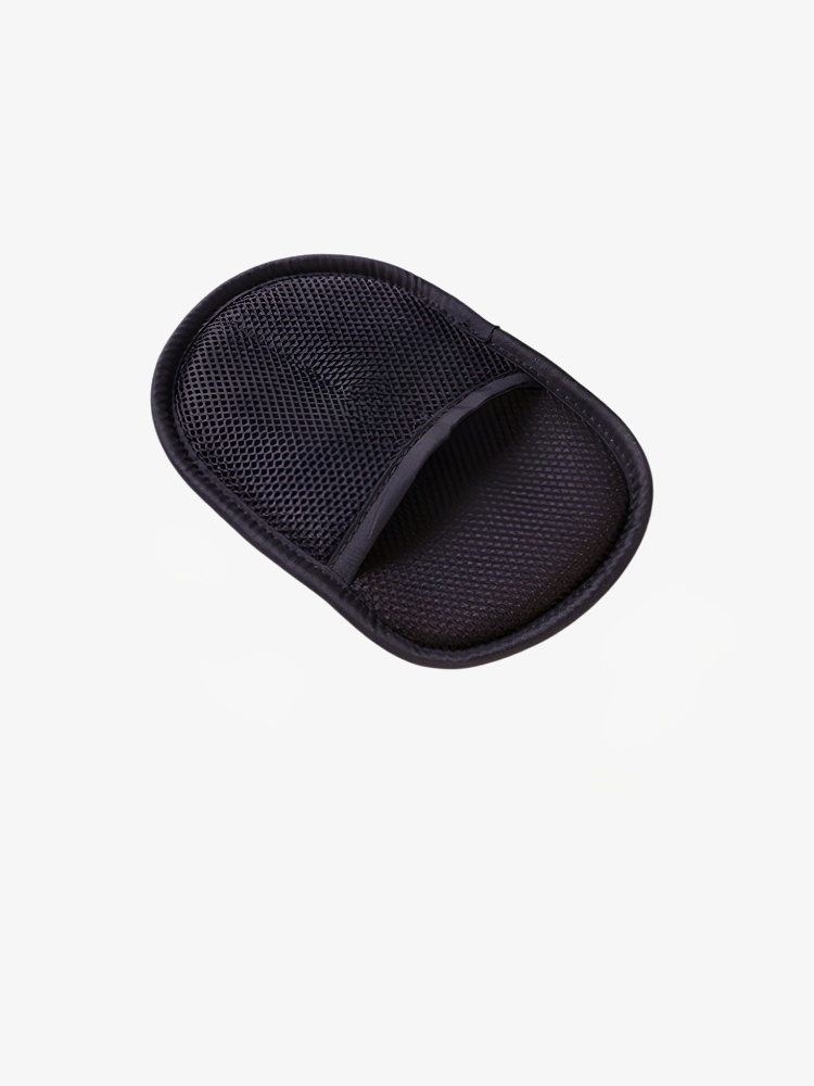 자동차 외관을 닦는 도톰한 세차장갑