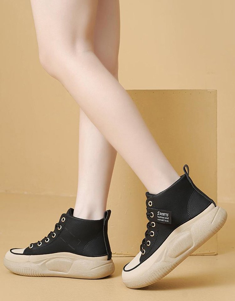 ハイカットスニーカー