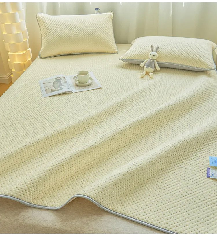 夏向けひんやり敷きパッドの使用シーン