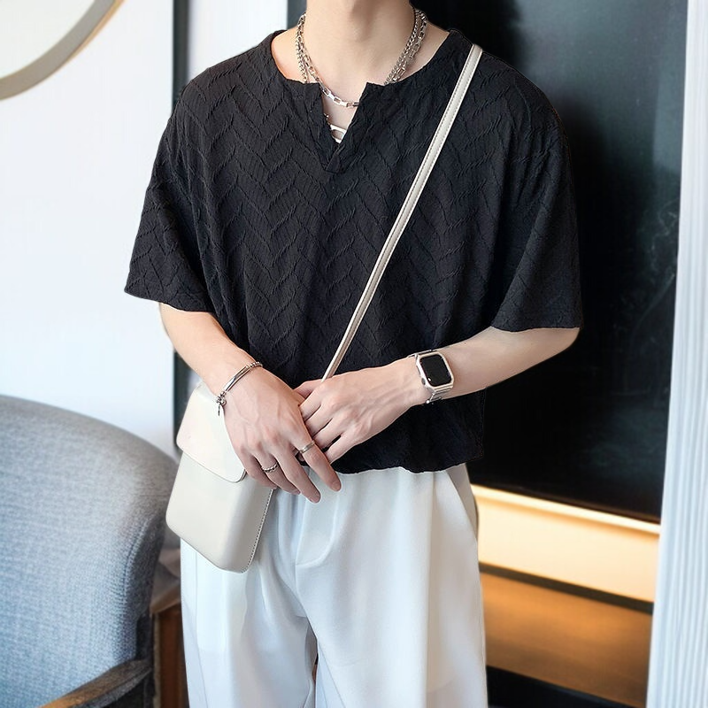 여성용 루즈핏 브이넥 티셔츠 전신 착용샷