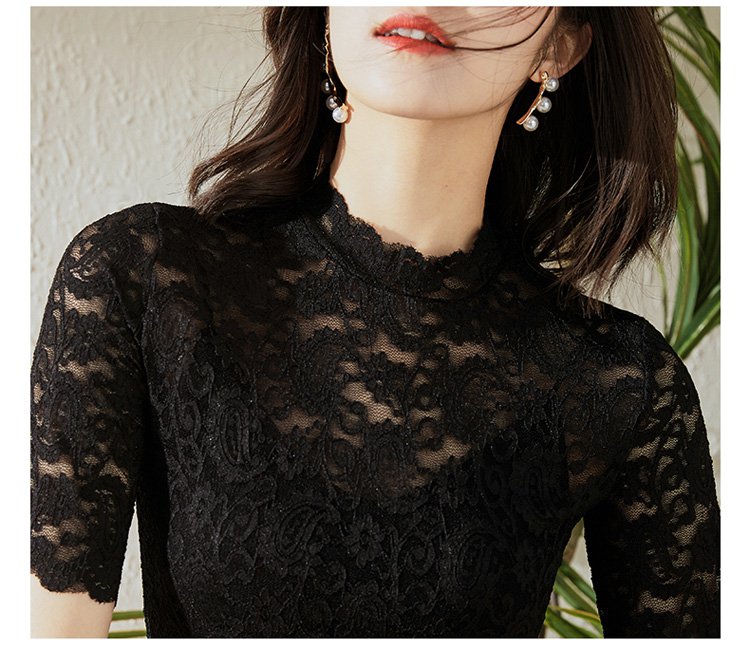 レースインナーの繊細なレース模様のクローズアップ