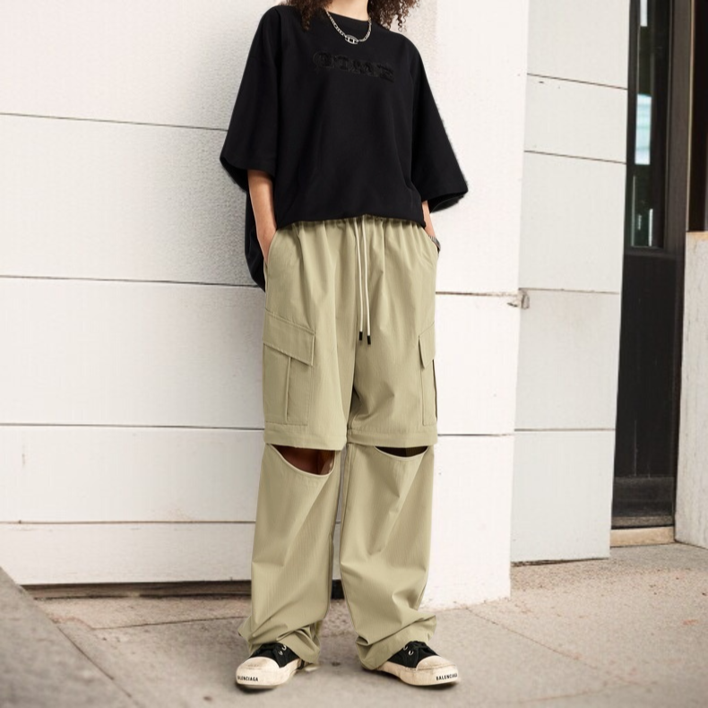 탈부착 기능이 있는 와이드 팬츠