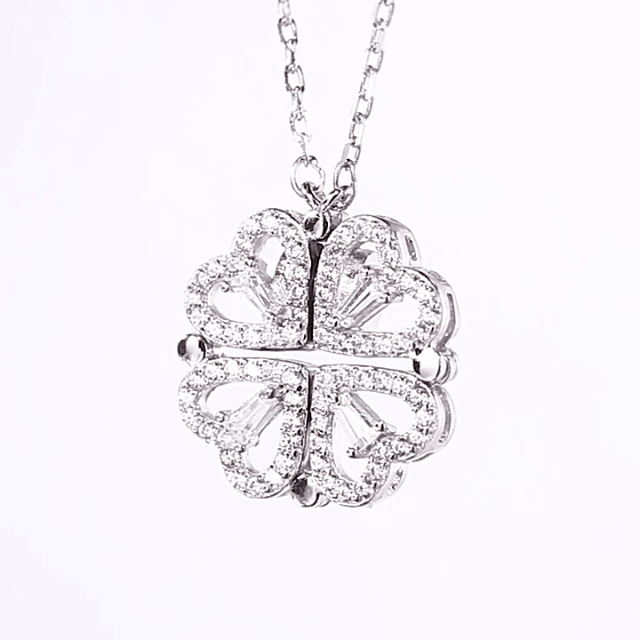 四つ葉のクローバーネックレス