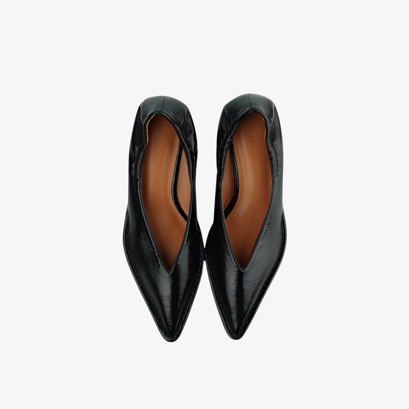 浅めデザインが特徴の気質レディースシューズ