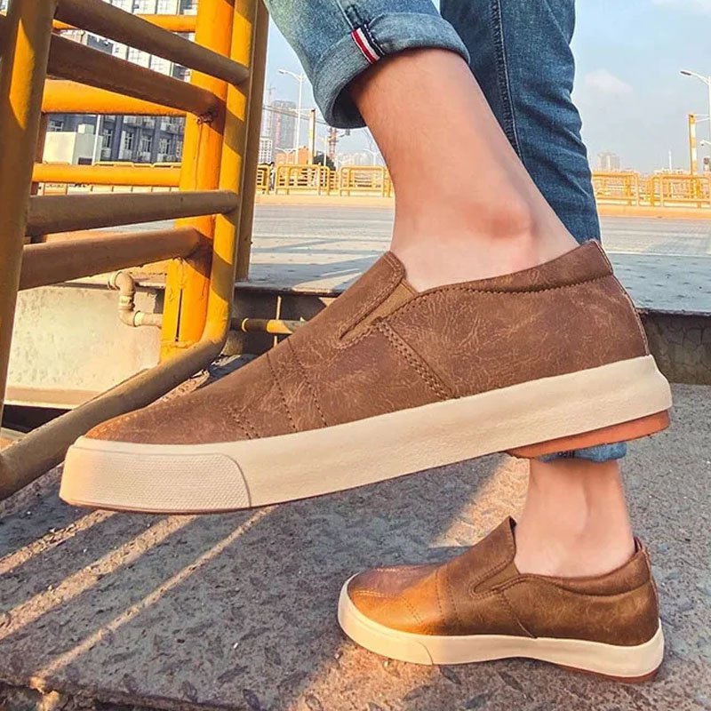 カジュアルスニーカー