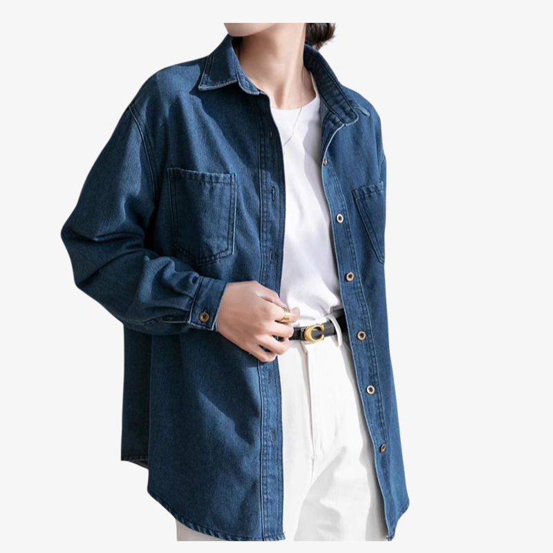 カジュアルなデニムシャツスタイル