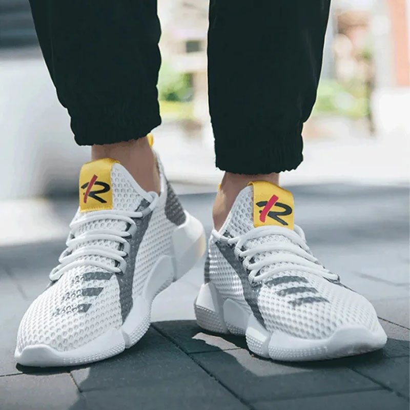 カジュアルスポーツシューズ