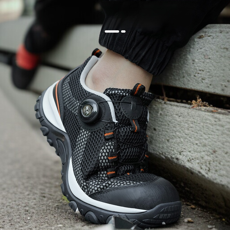 快適な通気性を持つロートップ安全靴