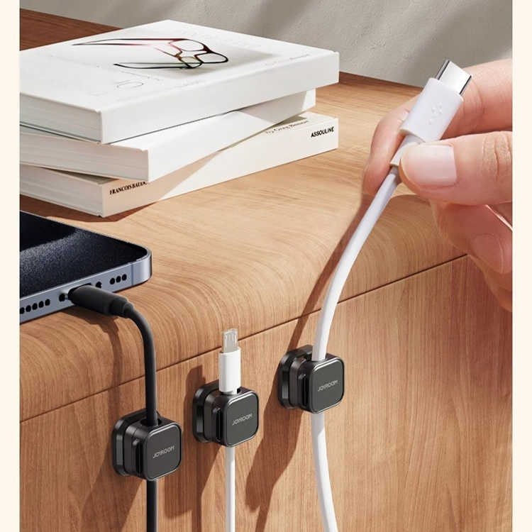 マグネットケーブルホルダー