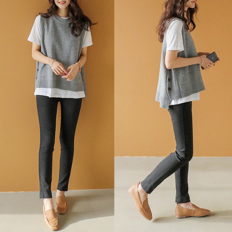 シンプルでおしゃれなレディースニットベスト