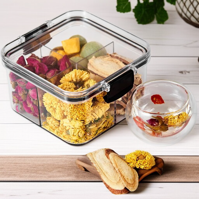 주방에 놓인 투명 밀봉 저장 탱크