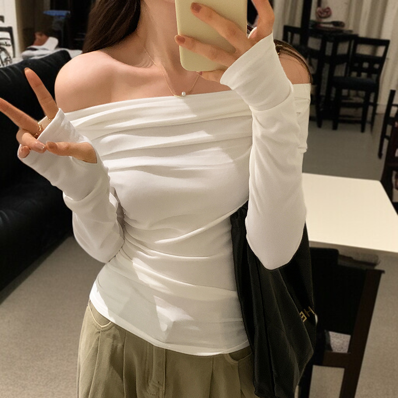 슬림핏 허리 조이는 여성 티셔츠 스타일링