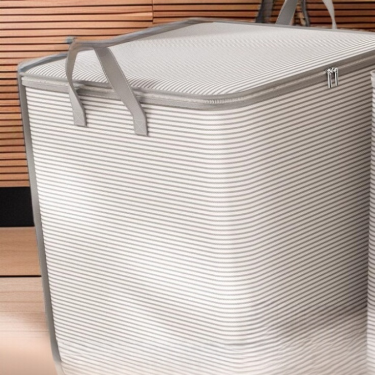 Large capacity moving storage bag for clothes and bedding