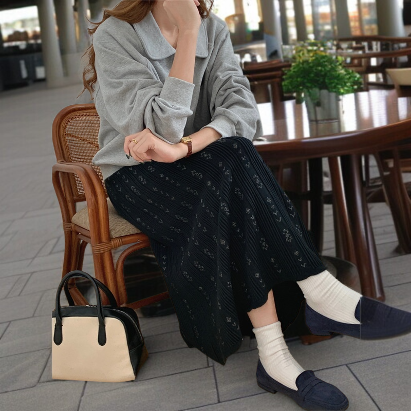 스커트녀 신상 도드라진 무늬 하프 스커트 전체 이미지