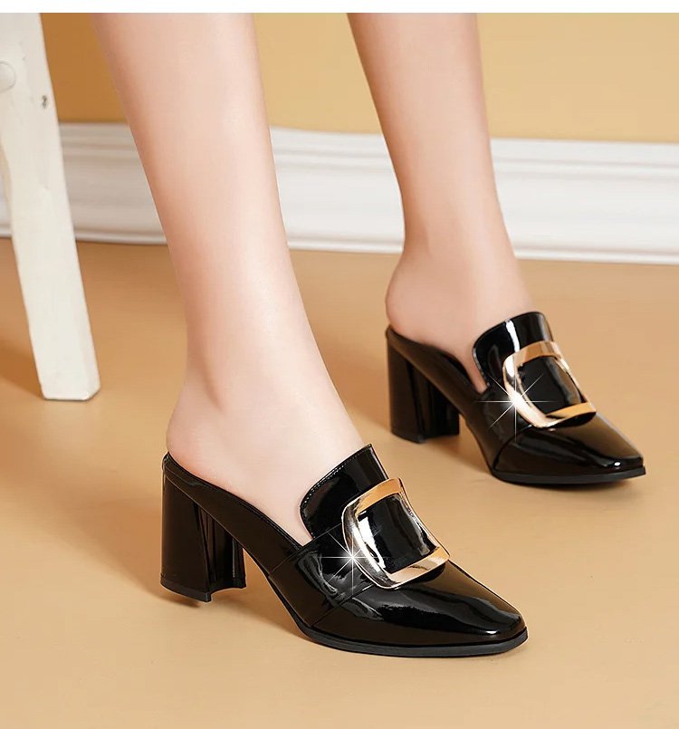 快適な履き心地のレザーミュールの側面写真