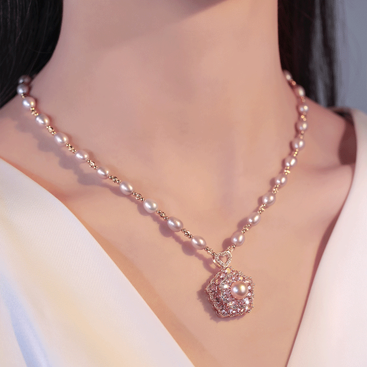 Pink Rotating Pearl Lucky Flower Necklace