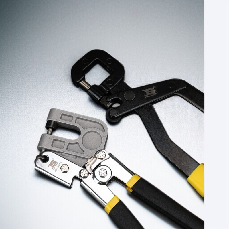 軽鋼製キール・プライヤーの全体画像