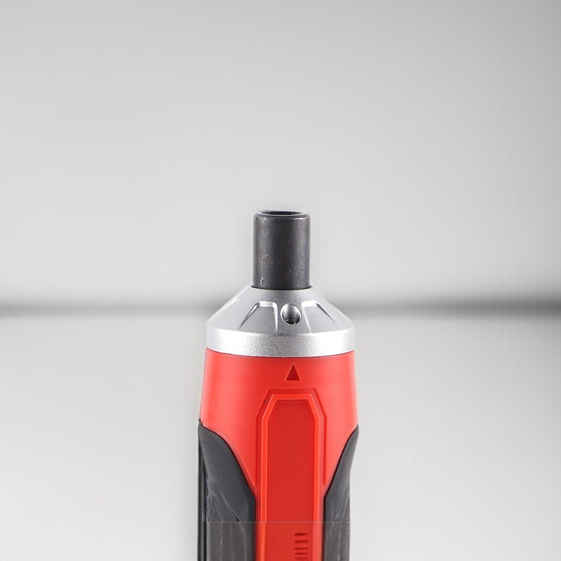 다양한 나사세트와 멀티드라이버 비트 구성