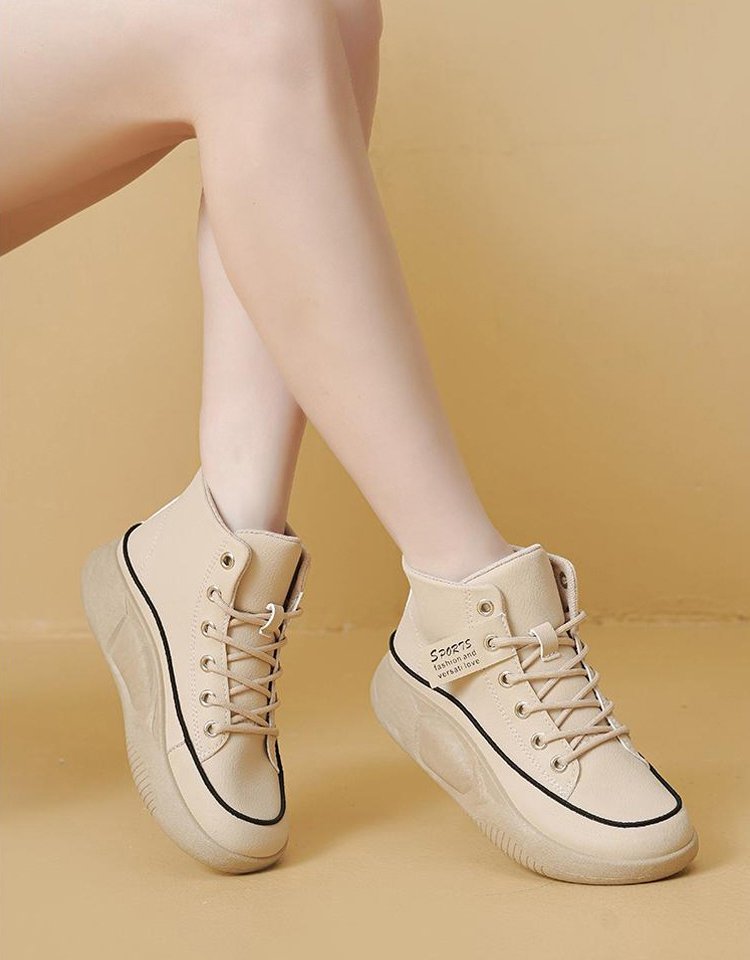 ハイカットスニーカー