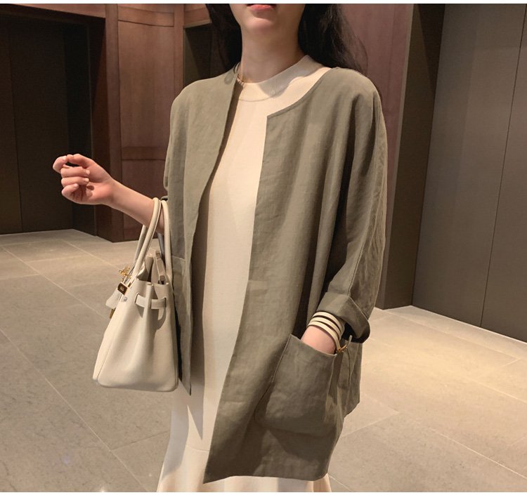 オフィスカジュアルに合う薄手カーディガン