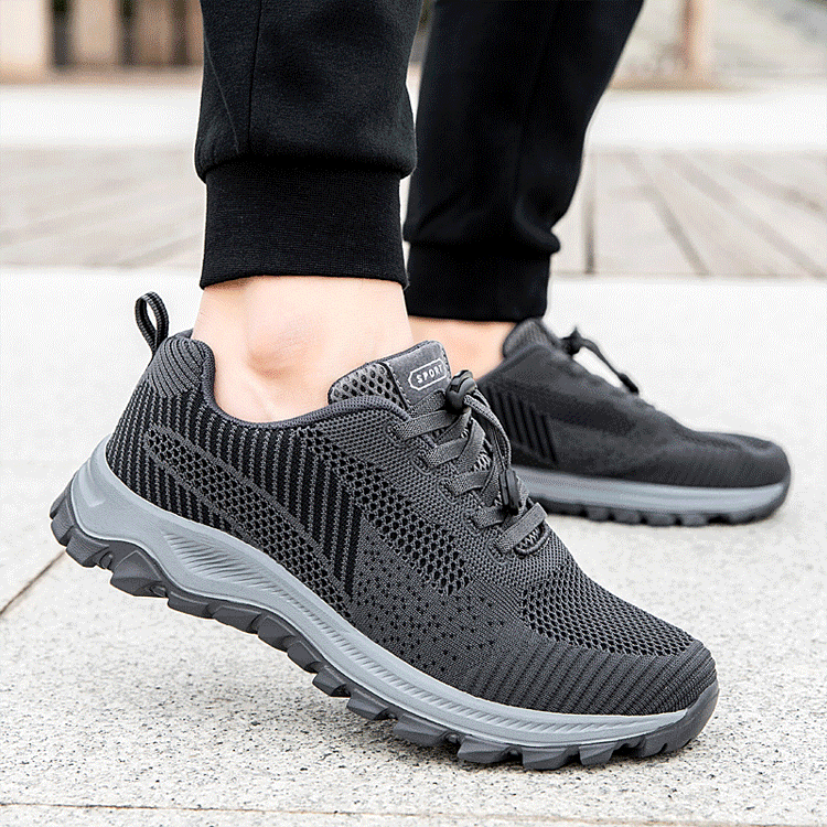 滑りにくく、履き心地の良いアウトドアスニーカー