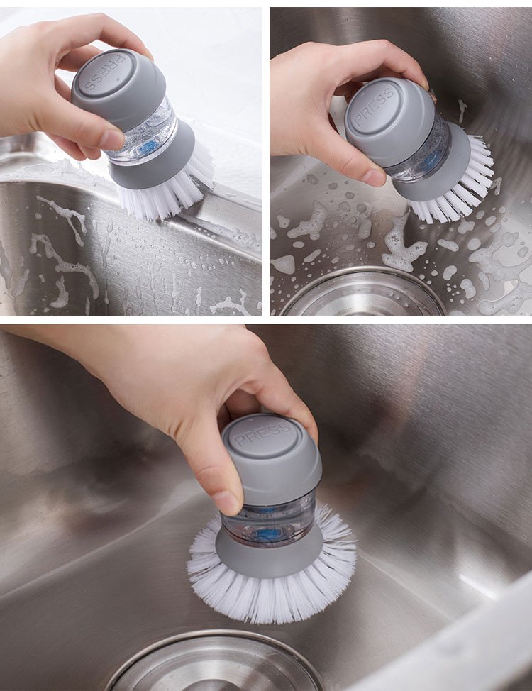 タンク付きキッチンブラシの使用シーン