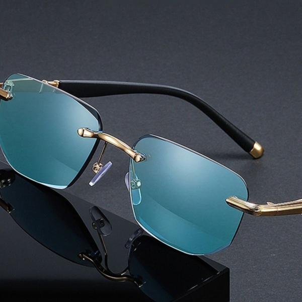 フレームレス老メガネ