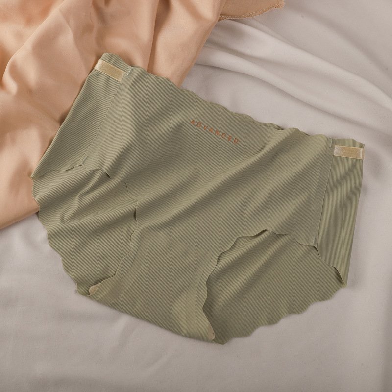 Threaded mid-waist peach butts triangle brief