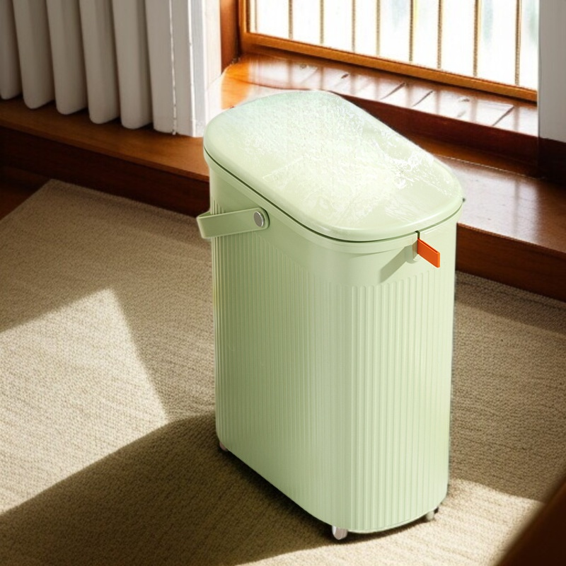 Clip-on design trash bin for bathroom