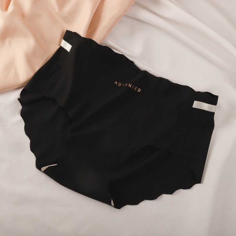 Threaded mid-waist peach butts triangle brief